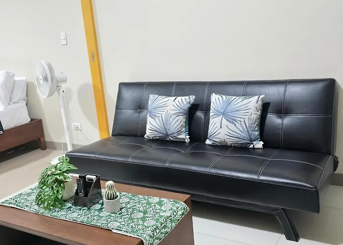 Modern Bgc One Uptown 1br Near Grand Hyatt Uptown Mitsukoshi Malls And St Lukes Medical Center Apartment Manila