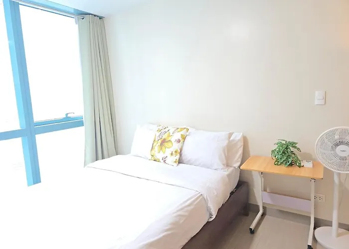 Modern Bgc One Uptown 1br Near Grand Hyatt Uptown Mitsukoshi Malls And St Lukes Medical Center Apartment Manila