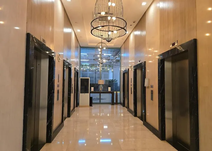 Apartment Modern Bgc One Uptown 1br Near Grand Hyatt Uptown Mitsukoshi Malls And St Lukes Medical Center