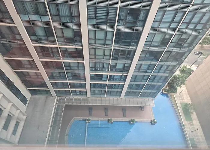 Modern Bgc One Uptown 1br Near Grand Hyatt Uptown Mitsukoshi Malls And St Lukes Medical Center