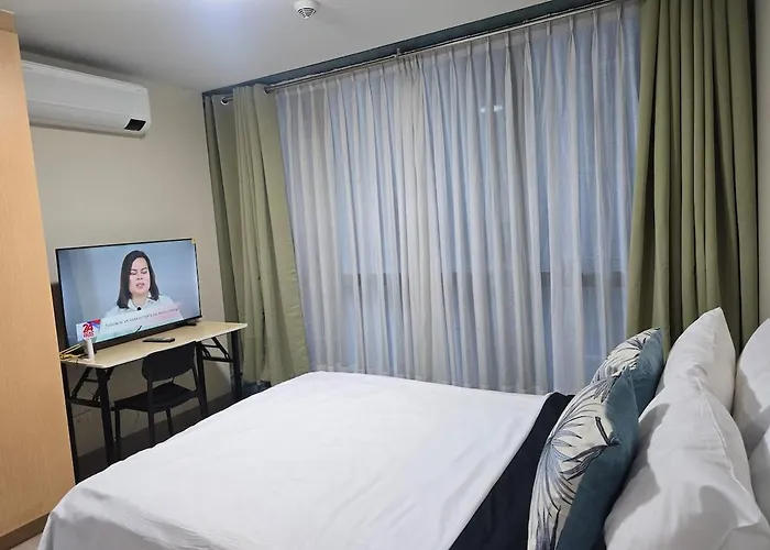 Modern Bgc One Uptown 1br Near Grand Hyatt Uptown Mitsukoshi Malls And St Lukes Medical Center Apartment