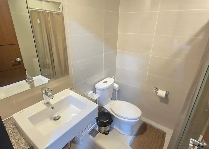 Modern Bgc One Uptown 1br Near Grand Hyatt Uptown Mitsukoshi Malls And St Lukes Medical Center * Manila