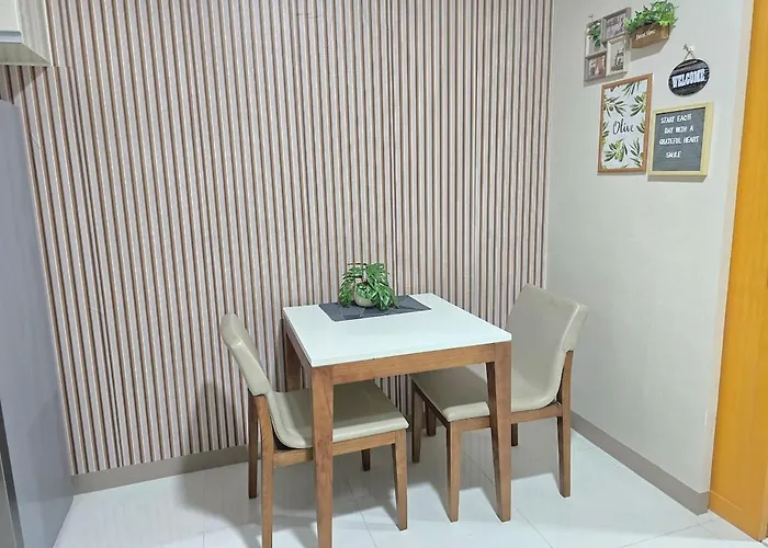 Modern Bgc One Uptown 1br Near Grand Hyatt Uptown Mitsukoshi Malls And St Lukes Medical Center Apartment Manila