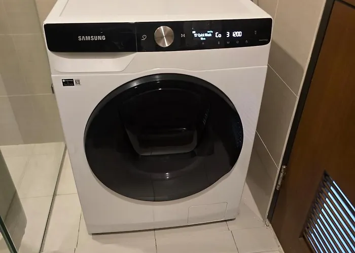 Apartment Modern Bgc One Uptown 1br Near Grand Hyatt Uptown Mitsukoshi Malls And St Lukes Medical Center
