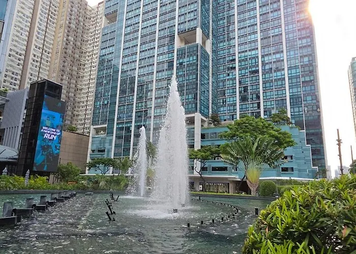 Modern Bgc One Uptown 1br Near Grand Hyatt Uptown Mitsukoshi Malls And St Lukes Medical Center Apartment Manila