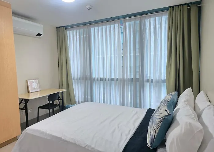 Modern Bgc One Uptown 1br Near Grand Hyatt Uptown Mitsukoshi Malls And St Lukes Medical Center