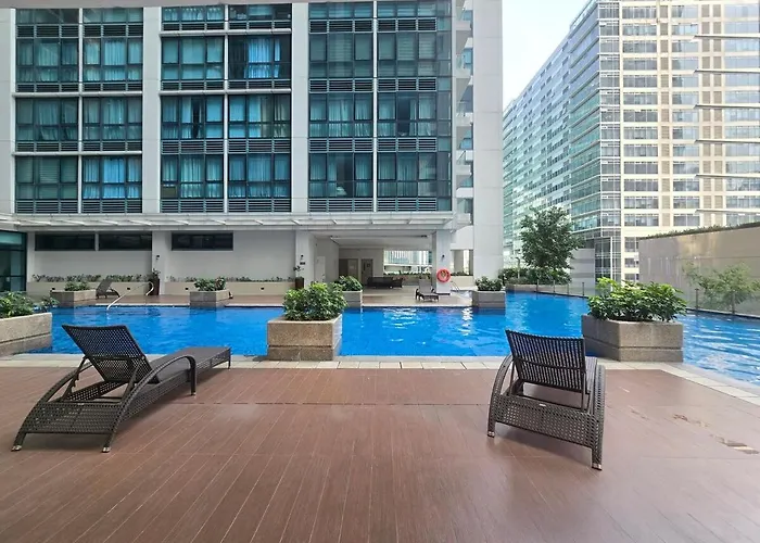 Modern Bgc One Uptown 1br Near Grand Hyatt Uptown Mitsukoshi Malls And St Lukes Medical Center *