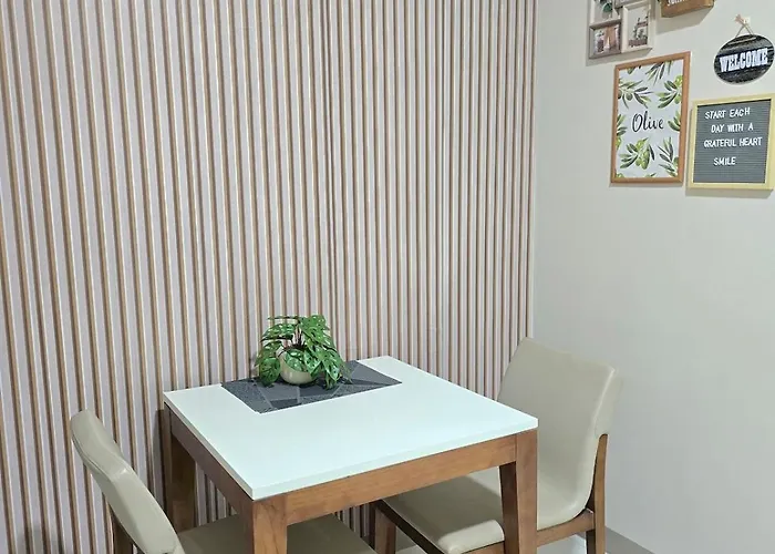 Apartment Modern Bgc One Uptown 1br Near Grand Hyatt Uptown Mitsukoshi Malls And St Lukes Medical Center